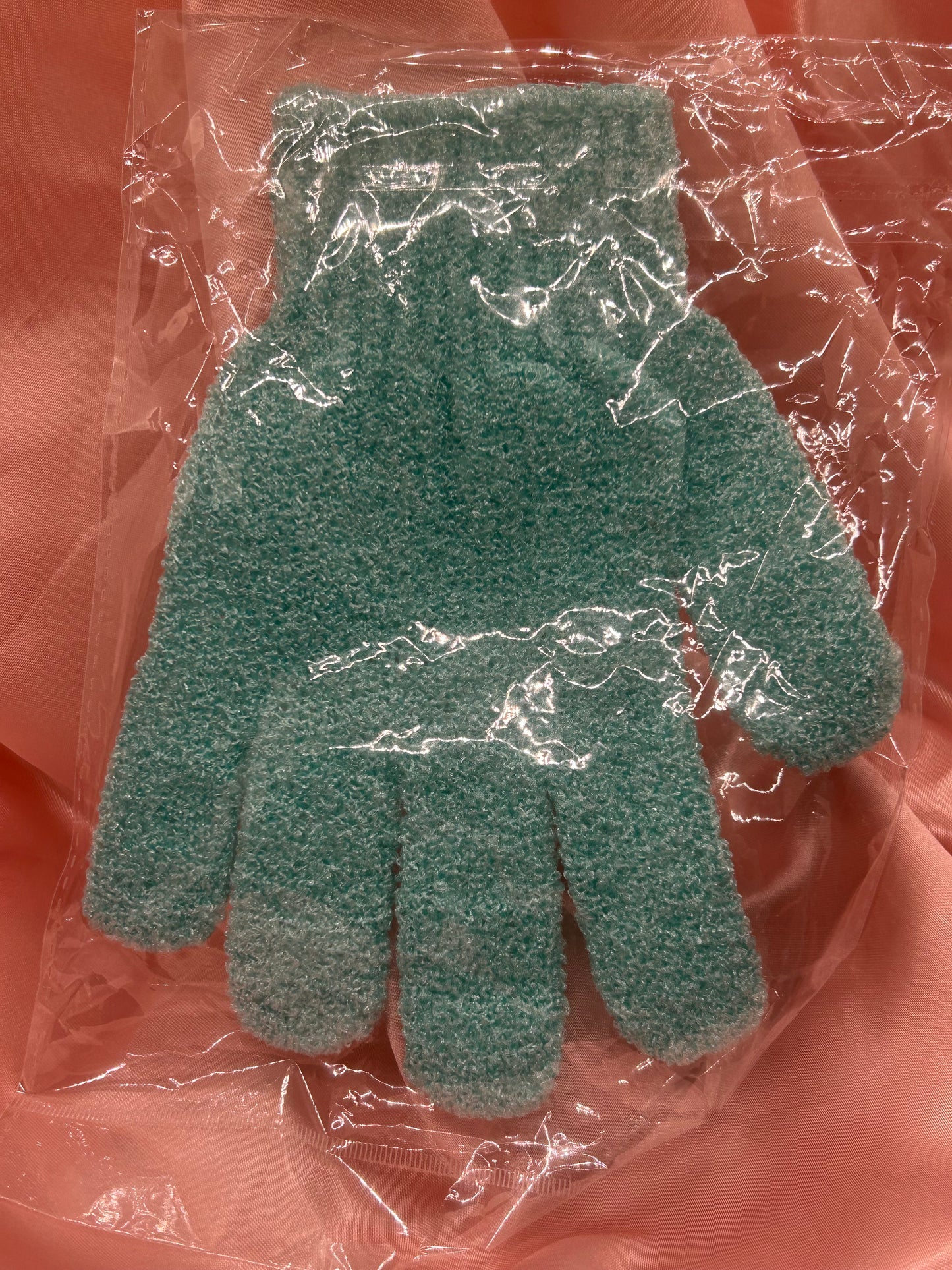 Exfoliating gloves